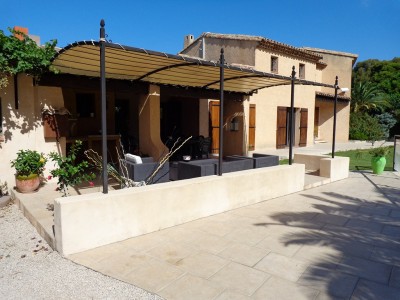 Gignac la Nerthe villa provençale T6 piscine